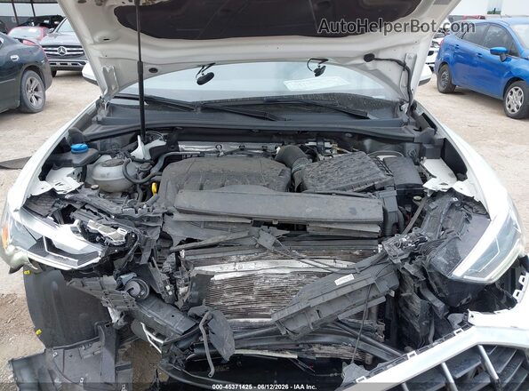 WA1DECF32R1070378 2024 AUDI Q3 White Հետևի տեսք