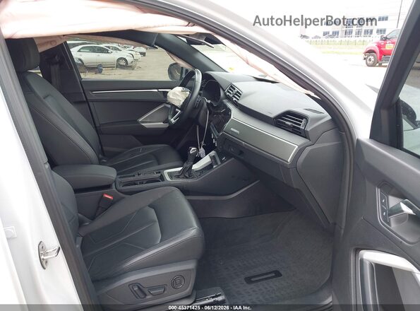 WA1DECF32R1070378 2024 AUDI Q3 White Սալոնի դիմացի տեսք