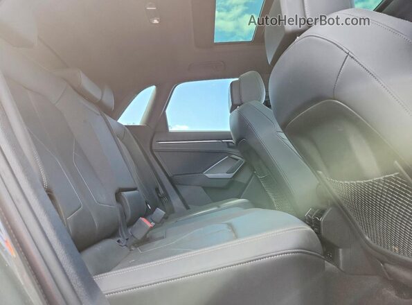 WA1DECF33R1125002 2024 AUDI Q3 Gray 