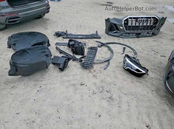 WA1DECF34R1051007 2024 AUDI Q3 Gray Vista de la etiqueta del VIN