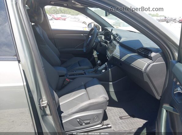 WA1DECF35S1025747 2025 AUDI Q3 Gray Widok wnętrza z przodu