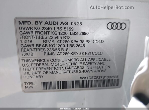 WA1DECF37S1092835 2025 AUDI Q3 White Widok komory silnika