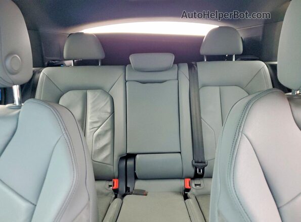 WA1DECF38M1147215 2021 AUDI Q3 Blue უკანა სავარძლების ხედი
