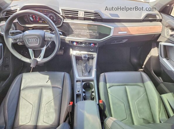 WA1DECF39R1107667 2024 AUDI Q3 Black Առջևի վահանակի տեսք