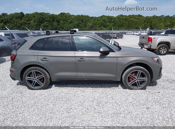 WA1E2AFY0R2121125 2024 AUDI Q5 Green Սալոնի հետևի տեսք