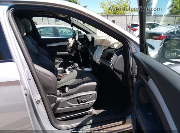 WA1E2AFY3R2139764 2024 AUDI Q5 Silver Front interior view