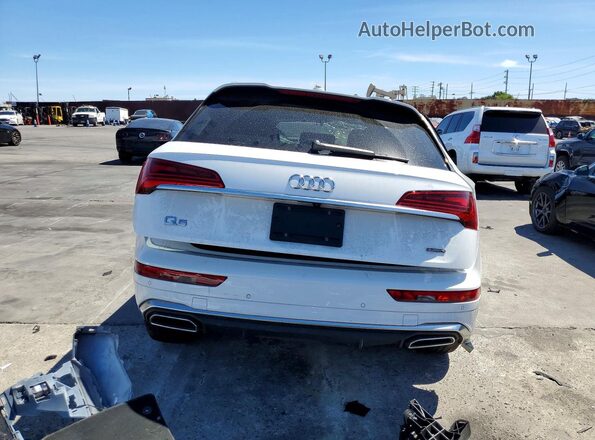 WA1EAAFY2R2090608 2024 AUDI Q5 White Հետևի տեսք