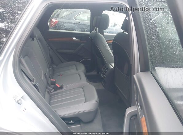 WA1EAAFY3N2124985 2022 AUDI Q5 Silver Vista de la etiqueta del VIN