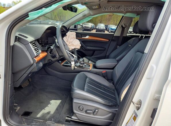 WA1EAAFY4P2058515 2023 AUDI Q5 White Widok wnętrza z przodu