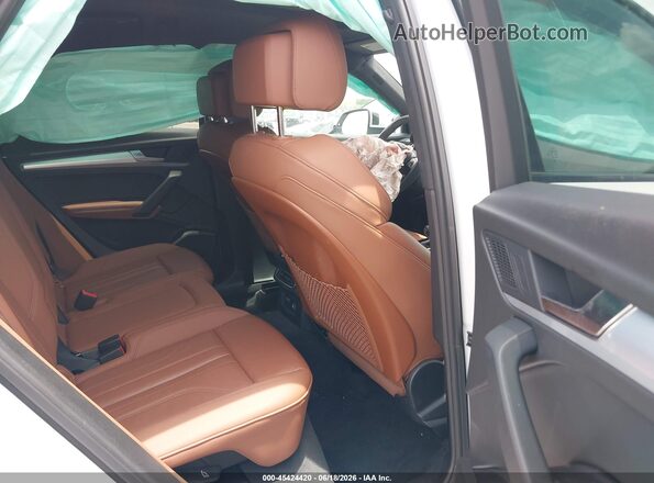WA1EAAFY7S2013920 2025 AUDI Q5 White Вид наклейки з VIN-кодом