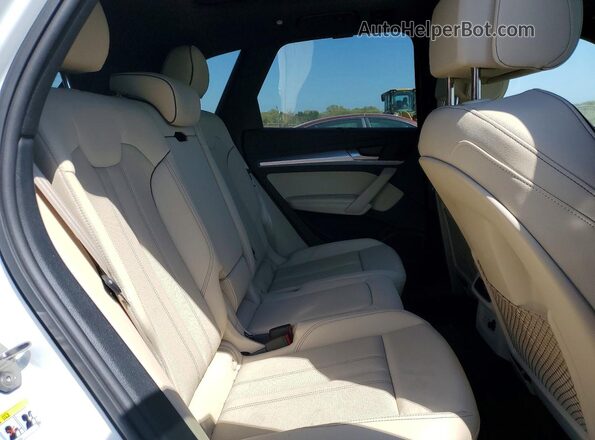 WA1EAAFY8R2109274 2024 AUDI Q5 White Vista interior trasera