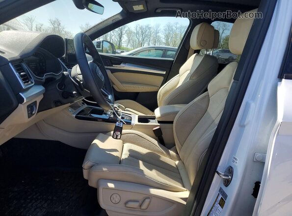WA1EAAFY8R2109274 2024 AUDI Q5 White Vista interior delantera