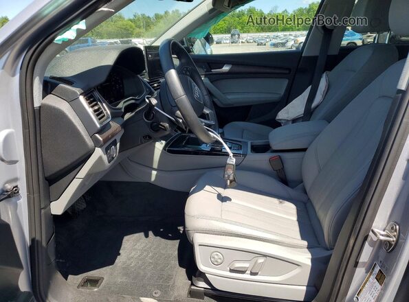 WA1EABFY4P2047021 2023 AUDI Q5 Silver Вид салону спереду