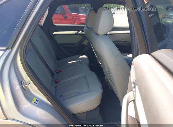 WA1ECCFS0JR022076 2018 AUDI Q3 Silver VIN կոդի պիտակի տեսք