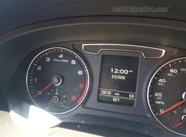 WA1ECCFS1JR002807 2018 AUDI Q3 White ხელსაწყოთა პანელის ხედი