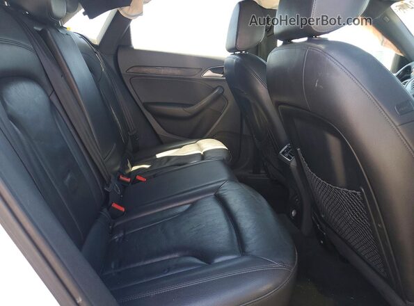 WA1ECCFS1JR002807 2018 AUDI Q3 White უკანა სალონის ხედი
