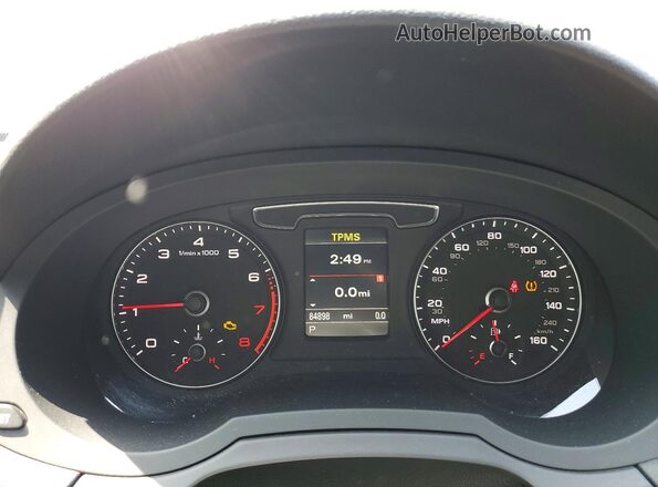 WA1ECCFS6JR026276 2018 AUDI Q3 Gray 