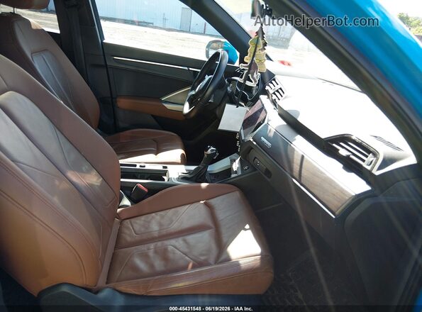 WA1EECF31K1072584 2019 AUDI Q3 Blue წინა სალონის ხედი