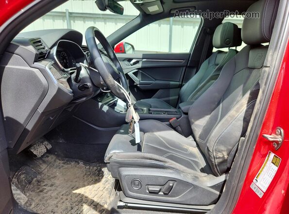 WA1EECF32M1127918 2021 AUDI Q3 Red წინა სალონის ხედი