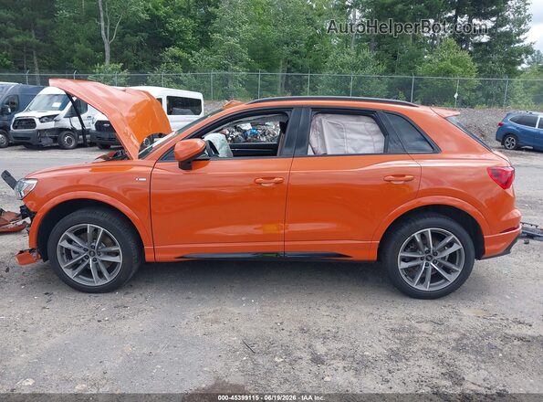 WA1EECF32R1096323 2024 AUDI Q3 Orange 360 interior view