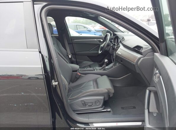 WA1EECF34P1048397 2023 AUDI Q3 Black Вид салону спереду