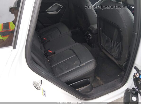 WA1EECF36N1082953 2022 AUDI Q3 White VIN կոդի պիտակի տեսք