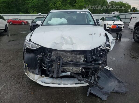 WA1EECF36P1089677 2023 AUDI Q3 White Widok z przodu