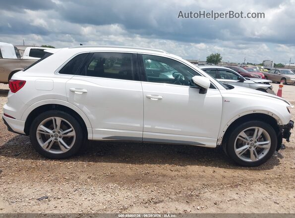WA1EECF37L1009393 2020 AUDI Q3 White Widok wnętrza z tyłu
