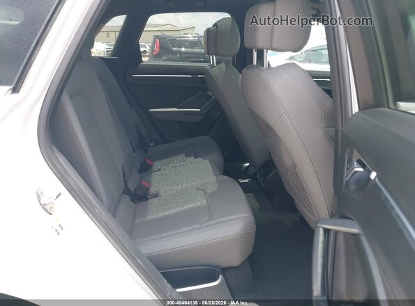 WA1EECF37L1009393 2020 AUDI Q3 White Widok naklejki z numerem VIN