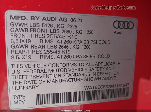 WA1EECF37M1151647 2021 AUDI Q3 Red Vista del compartimento del motor