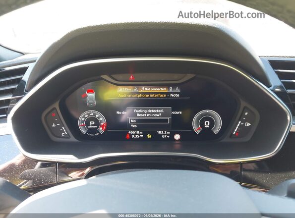 WA1EECF37M1151647 2021 AUDI Q3 Red Vista de los asientos traseros
