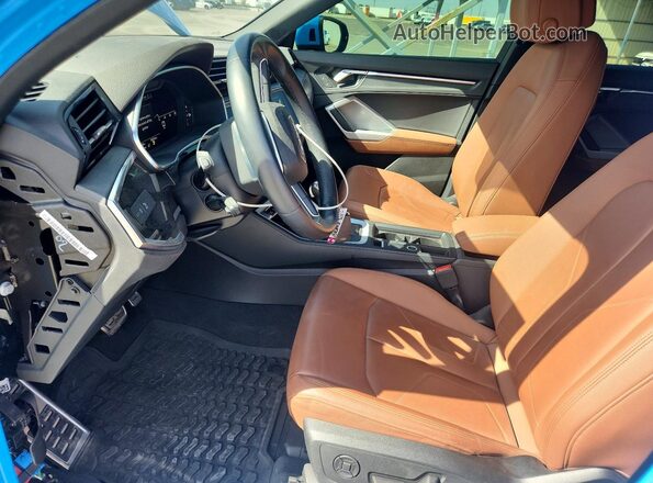 WA1EECF38M1023126 2021 AUDI Q3 Blue Սալոնի դիմացի տեսք