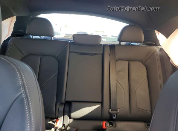 WA1EECF39K1066760 2019 AUDI Q3 Gray უკანა სავარძლების ხედი