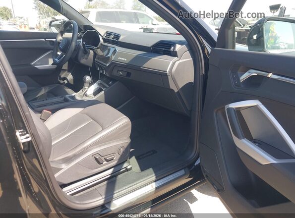 WA1EECF3XR1203182 2024 AUDI Q3 Black წინა სალონის ხედი