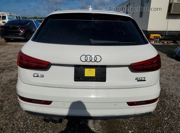 WA1EFCFS0GR010915 2016 AUDI Q3 White Հետևի տեսք