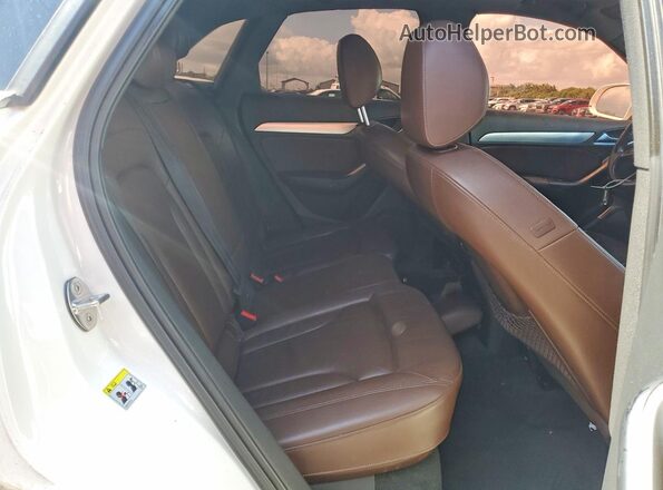 WA1EFCFS0GR010915 2016 AUDI Q3 White Հետևի նստատեղերի տեսք