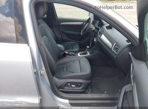 WA1EFCFS2GR015436 2016 AUDI Q3 Silver წინა სალონის ხედი