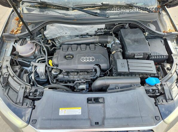 WA1EFCFS6GR007789 2016 AUDI Q3 Gray Vista del compartimento del motor