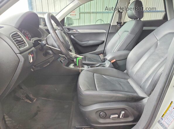 WA1EFCFS7GR000513 2016 AUDI Q3 White Սալոնի դիմացի տեսք