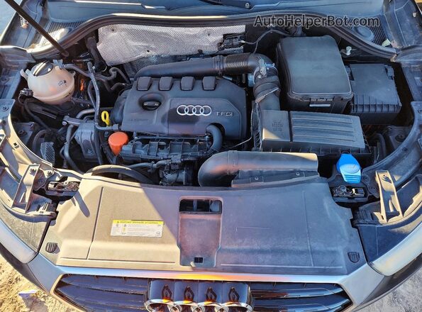 WA1EFCFS8GR000732 2016 AUDI Q3 Black ძრავის განყოფილების ხედი