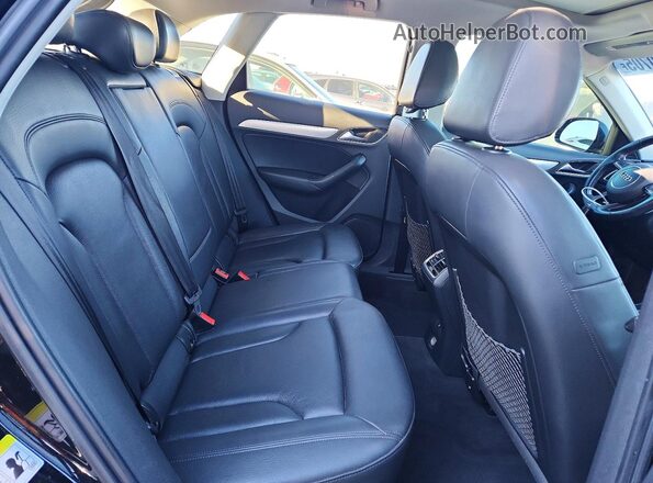 WA1EFCFS8GR000732 2016 AUDI Q3 Black უკანა სალონის ხედი