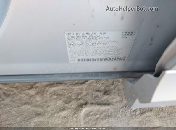 WA1EFCFS8GR011195 2016 AUDI Q3 Silver Vista del compartimento del motor