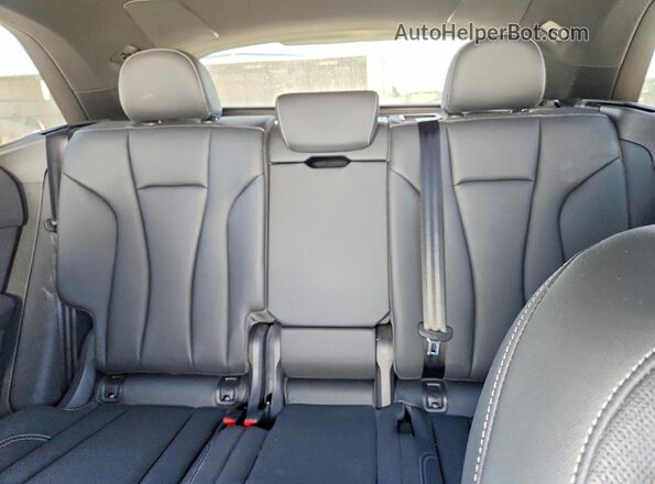 WA1EVAF10MD029102 2021 AUDI Q8 White Rear seats view