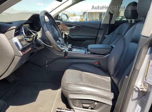 WA1EVAF1XKD017472 2019 AUDI Q8 Silver Vista interior delantera