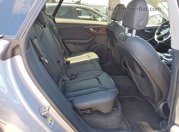 WA1EVAF1XKD017472 2019 AUDI Q8 Silver Vista interior trasera