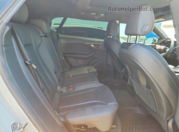 WA1EVBF14PD023894 2023 AUDI Q8 White Սալոնի հետևի տեսք