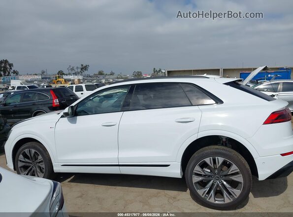 WA1EVBF16TD017752 2026 AUDI Q8 White 360 interior view