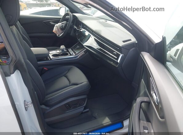 WA1EVBF16TD017752 2026 AUDI Q8 White Front interior view