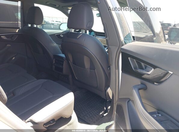 WA1EVBF1XSD005974 2025 AUDI Q8 White Widok naklejki z numerem VIN