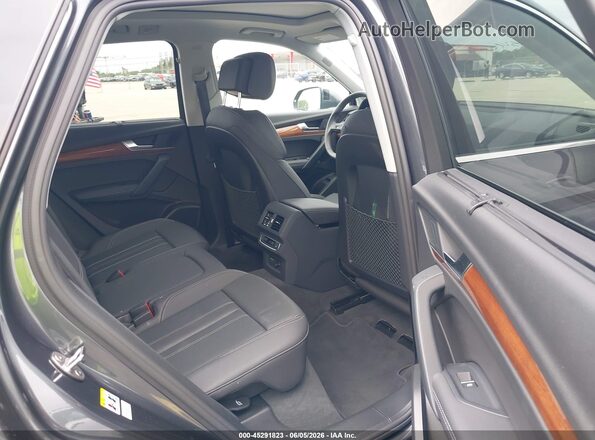 WA1F2AFY7R2108943 2024 AUDI Q5 Gray VIN կոդի պիտակի տեսք